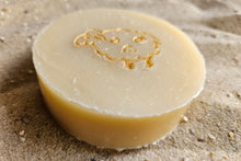 Laden Sie das Bild in den Galerie-Viewer, Lammfromm