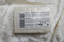 Laden Sie das Bild in den Galerie-Viewer, Haarwaschseife Milch und Honig