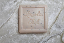 Laden Sie das Bild in den Galerie-Viewer, Lanolinseife Sandelholz