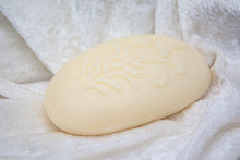Laden Sie das Bild in den Galerie-Viewer, Schafmilchseife Wiesenduft