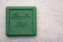 Laden Sie das Bild in den Galerie-Viewer, Lanolinseife Eisenkraut