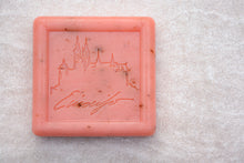 Laden Sie das Bild in den Galerie-Viewer, Lanolinseife Englische Rose