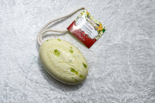 Laden Sie das Bild in den Galerie-Viewer, Kordelseife Landbirne