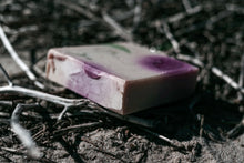 Laden Sie das Bild in den Galerie-Viewer, Hannas Gartenglück