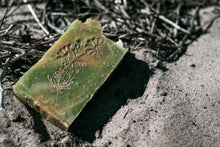 Laden Sie das Bild in den Galerie-Viewer, Noni