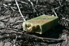 Laden Sie das Bild in den Galerie-Viewer, Noni