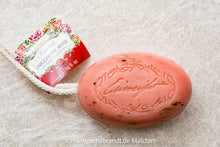 Laden Sie das Bild in den Galerie-Viewer, Kordelseife Englische Rose