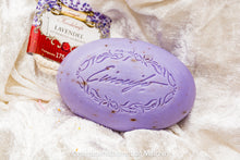 Laden Sie das Bild in den Galerie-Viewer, Kordelseife Lavendel