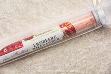 Laden Sie das Bild in den Galerie-Viewer, Feines Milchbad Erdbeer & Rharbarber