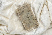 Laden Sie das Bild in den Galerie-Viewer, Gärtnerseife