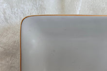 Laden Sie das Bild in den Galerie-Viewer, Seifenschale, eckig weiß
