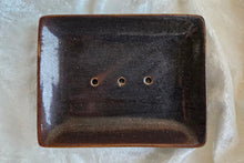 Laden Sie das Bild in den Galerie-Viewer, Seifenschale, eckig dunkelbraun
