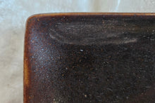Laden Sie das Bild in den Galerie-Viewer, Seifenschale, eckig dunkelbraun
