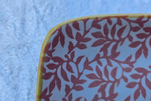 Laden Sie das Bild in den Galerie-Viewer, Seifenschale, Blatt gelber Rand
