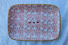 Laden Sie das Bild in den Galerie-Viewer, Seifenschale, Blatt gelber Rand
