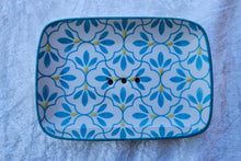 Laden Sie das Bild in den Galerie-Viewer, Seifenschale, blumig türkis
