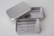 Laden Sie das Bild in den Galerie-Viewer, Seifendose aus Aluminium eckig
