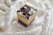 Laden Sie das Bild in den Galerie-Viewer, Badewürfel Lavendel Rose
