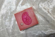 Laden Sie das Bild in den Galerie-Viewer, Pink Pearl
