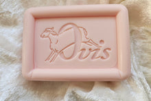 Laden Sie das Bild in den Galerie-Viewer, Schafmilchseife Wildrose
