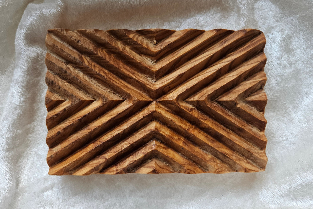 Olivenholz groß Rille