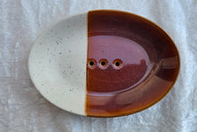 Laden Sie das Bild in den Galerie-Viewer, Seifenschale, Steingut-Rostbraun

