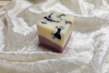 Laden Sie das Bild in den Galerie-Viewer, Badewürfel Traube
