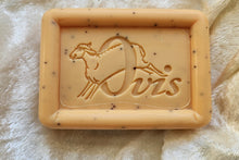 Laden Sie das Bild in den Galerie-Viewer, Schafmilchseife Aprikose
