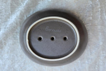 Laden Sie das Bild in den Galerie-Viewer, Seifenschale, braun Goldrand
