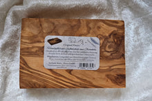 Laden Sie das Bild in den Galerie-Viewer, Olivenholz groß Rille
