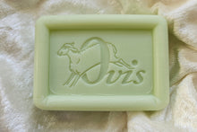 Laden Sie das Bild in den Galerie-Viewer, Schafmilchseife Mojito Minze
