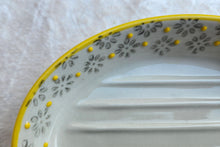 Laden Sie das Bild in den Galerie-Viewer, Seifenschale, Rille gelb

