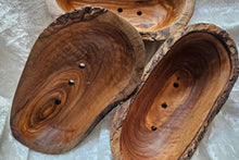 Laden Sie das Bild in den Galerie-Viewer, Olivenholz Rustik mittel
