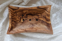 Laden Sie das Bild in den Galerie-Viewer, Olivenholz Zipfel
