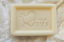 Laden Sie das Bild in den Galerie-Viewer, Schafmilchseife Wiesenduft
