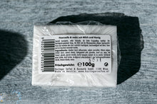 Laden Sie das Bild in den Galerie-Viewer, Haarwaschseife und mehr mit Milch und Honig
